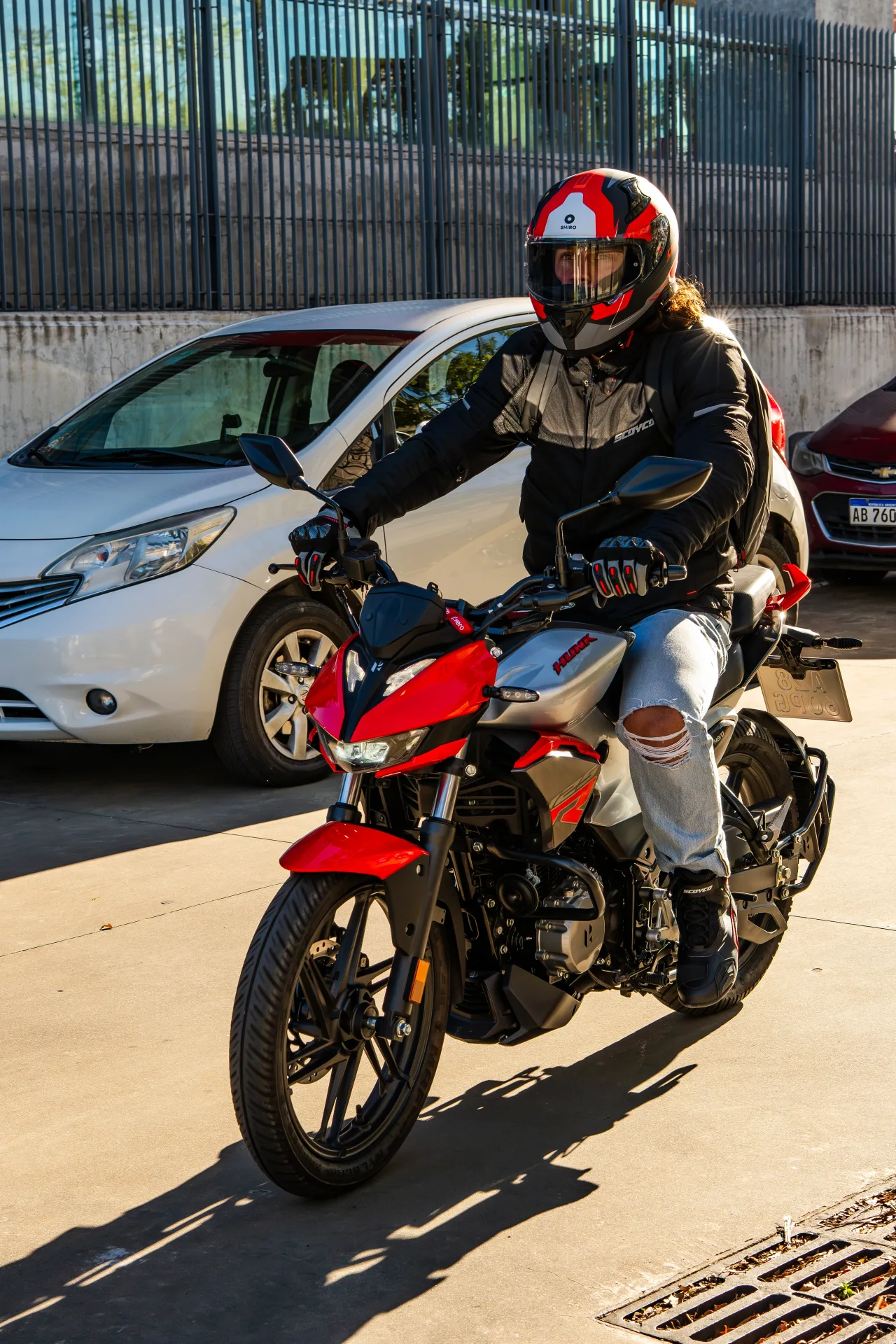 Hero Hunk 125R Exterior — fotografía de Matías Margagliotti