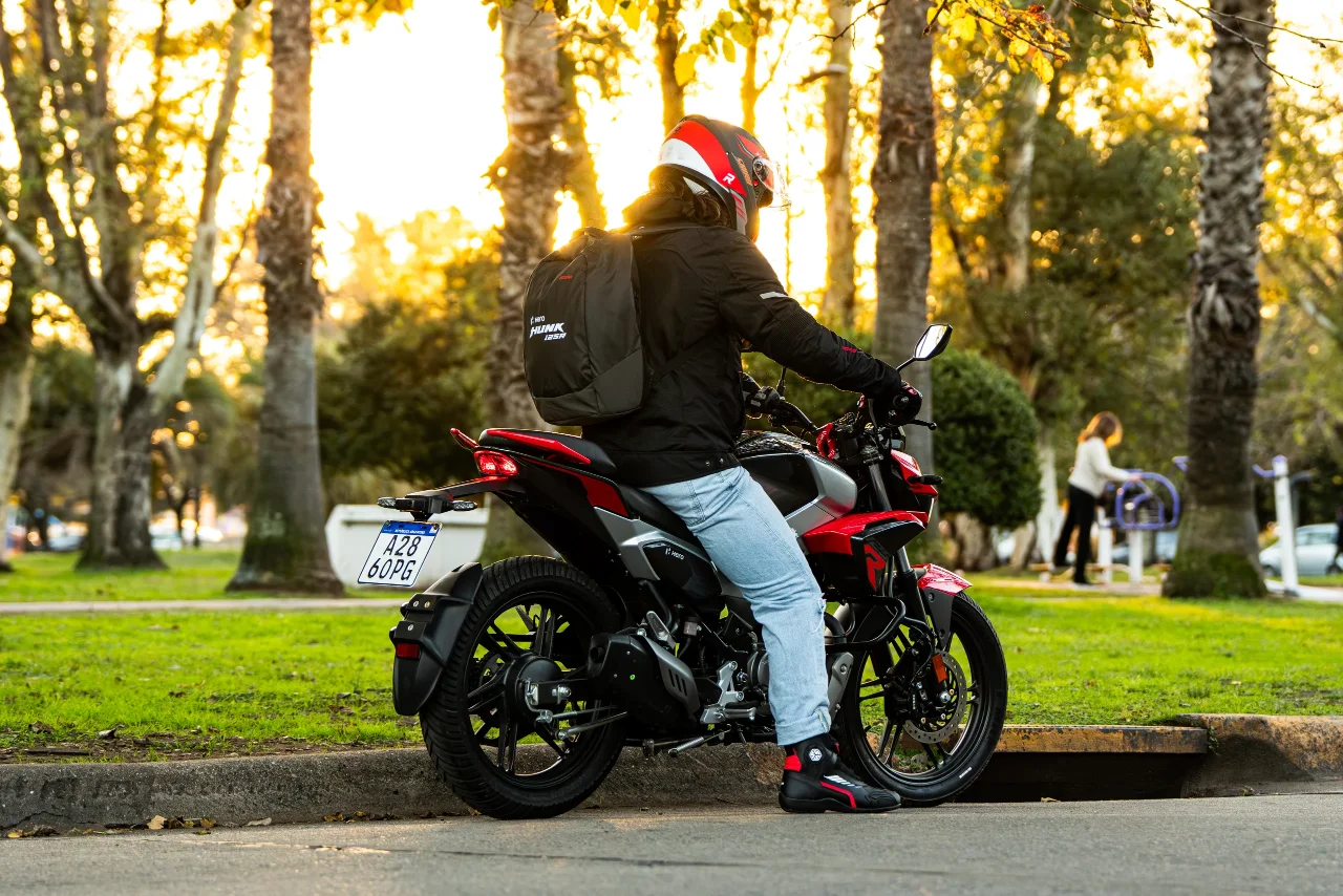 Hero Hunk 125R Exterior — fotografía de Matías Margagliotti