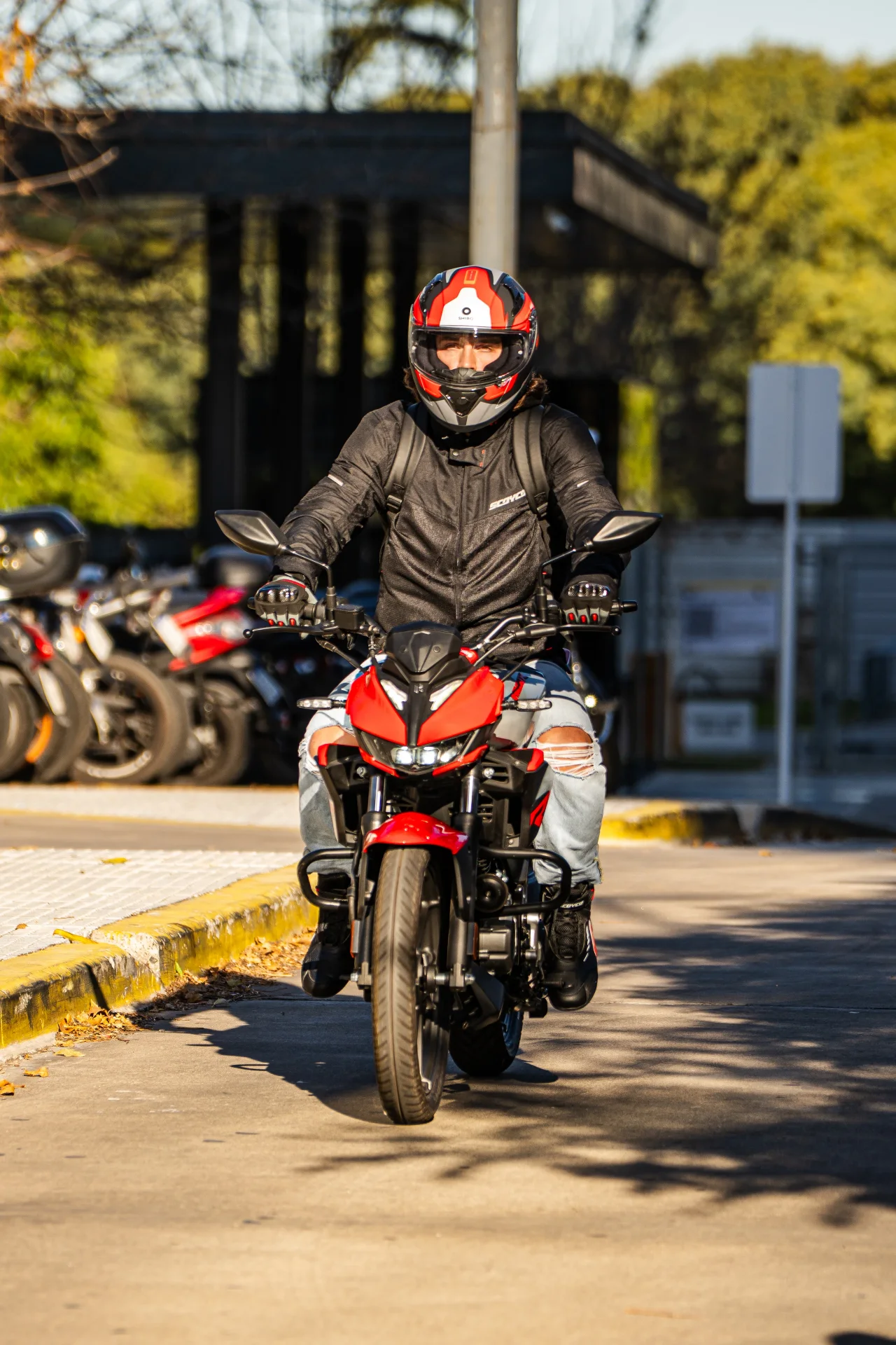 Hero Hunk 125R Exterior — fotografía de Matías Margagliotti