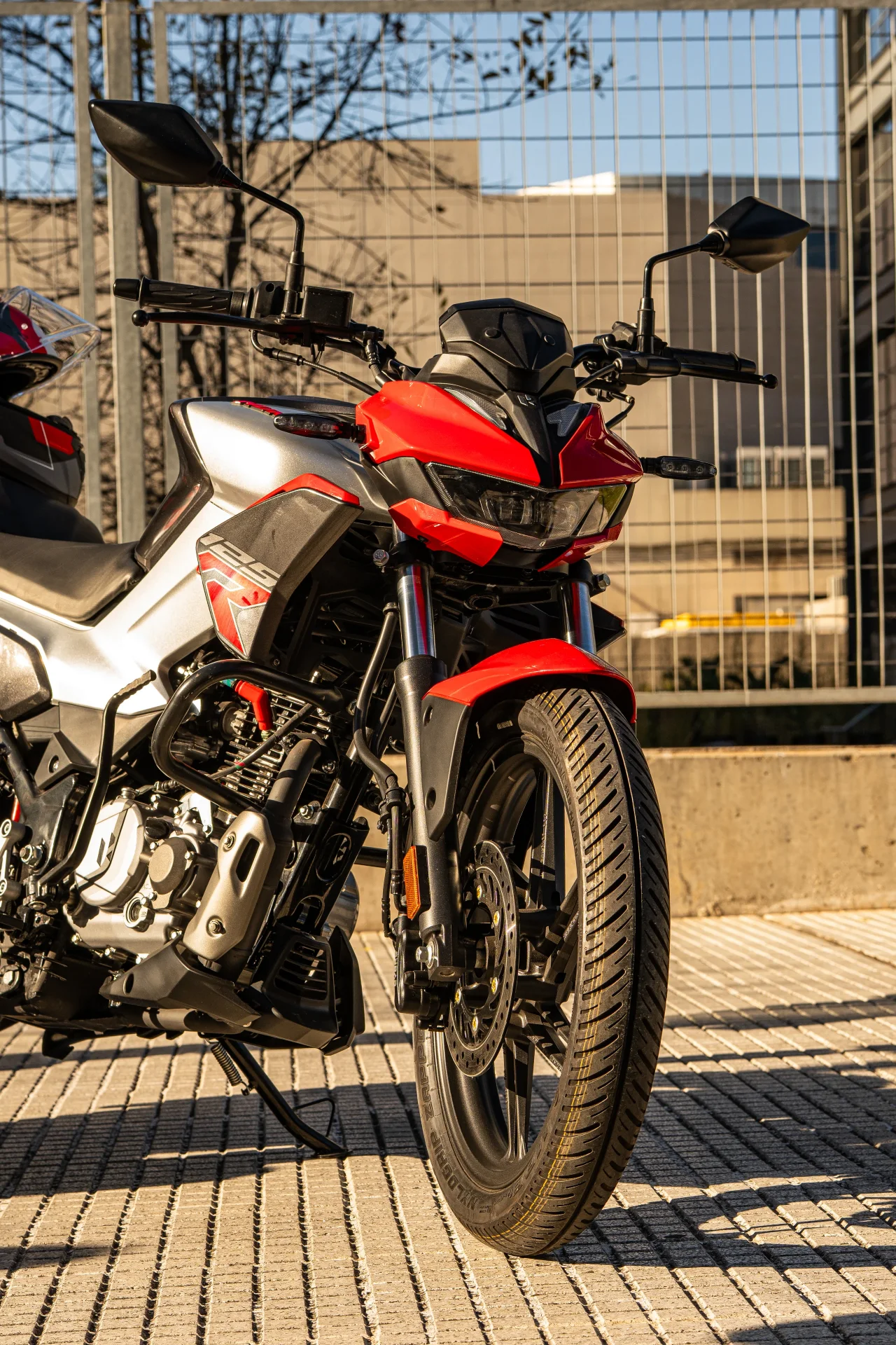 Hero Hunk 125R Exterior — fotografía de Matías Margagliotti