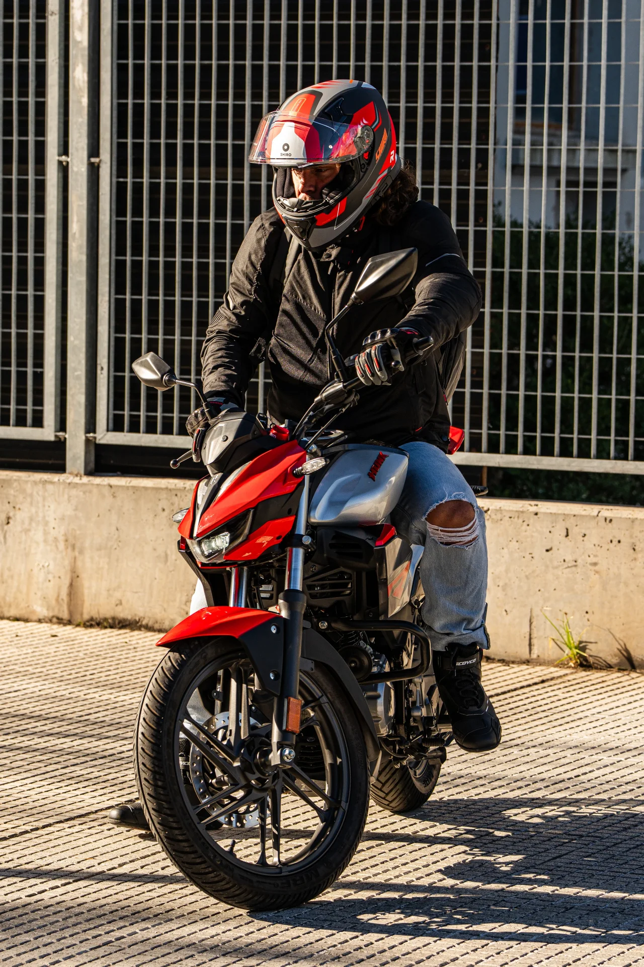 Hero Hunk 125R Exterior — fotografía de Matías Margagliotti