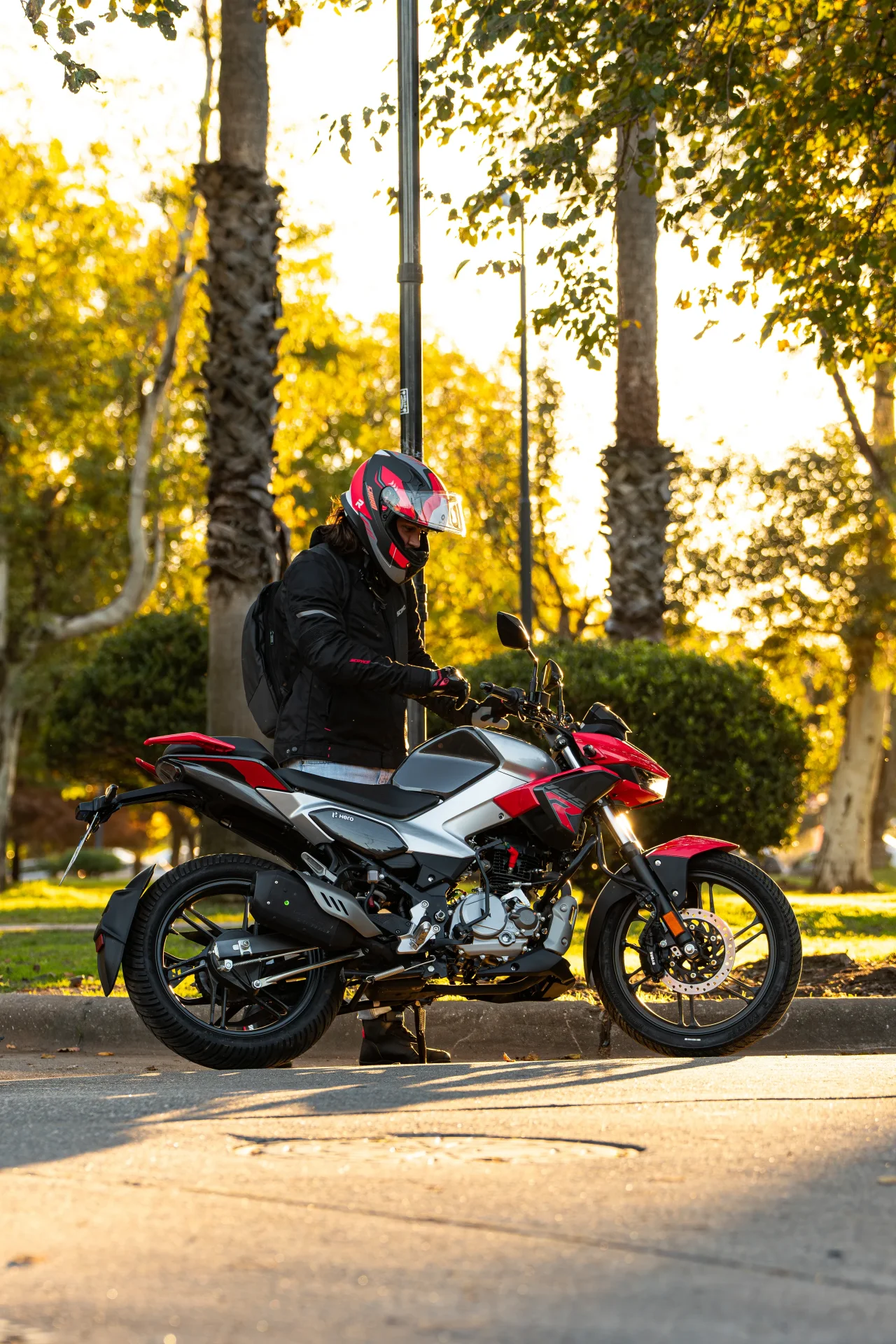 Hero Hunk 125R Exterior — fotografía de Matías Margagliotti