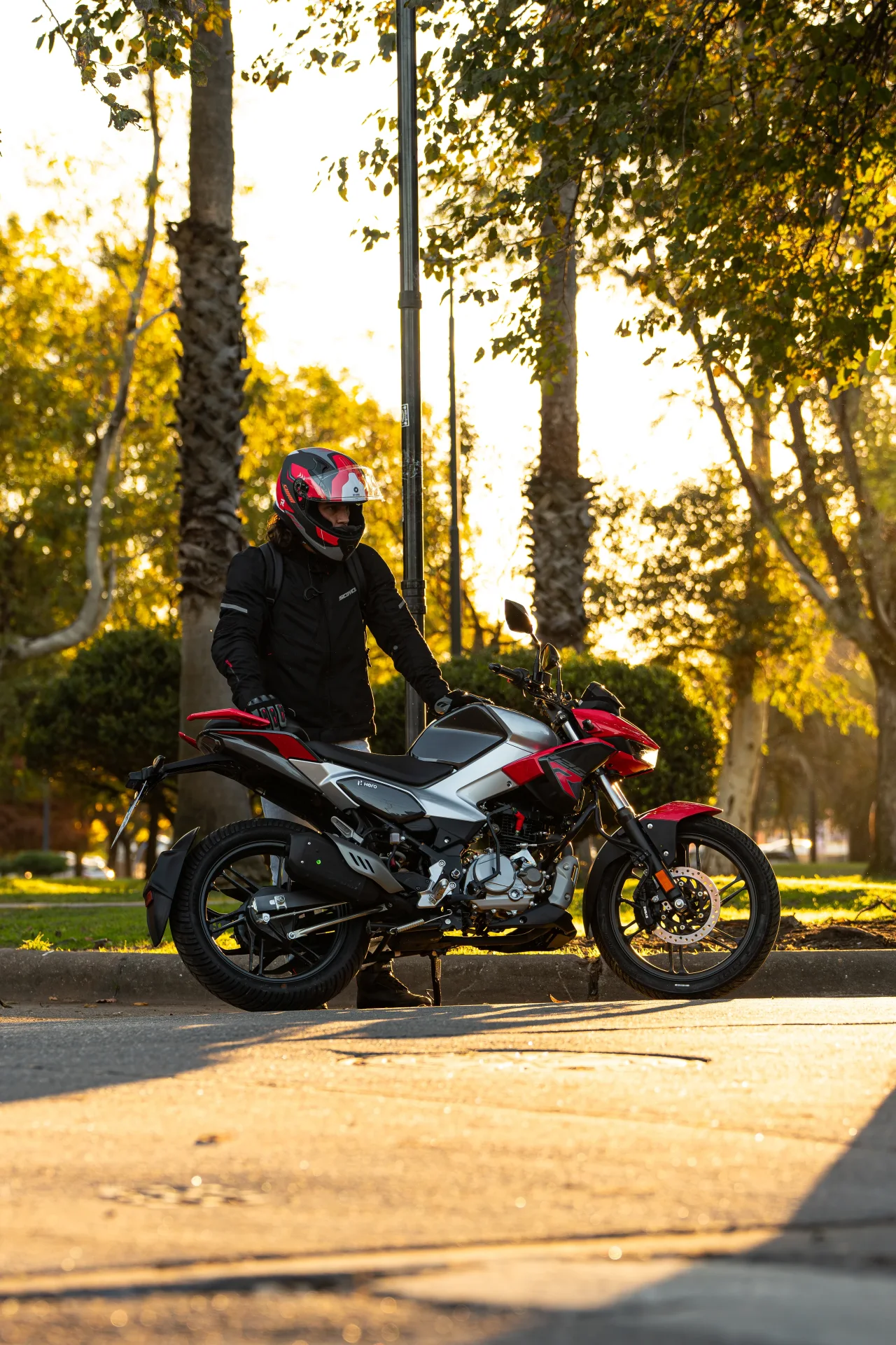 Hero Hunk 125R Exterior — fotografía de Matías Margagliotti